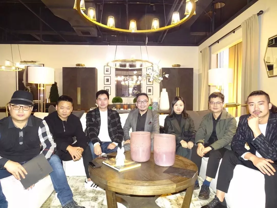 中國晶鯤鵬獎戰(zhàn)略合作伙伴設計賦能簽約儀式圓滿召開—成都建博會“大家居·設計周”(圖8) 中國晶鯤鵬獎戰(zhàn)略合作伙伴設計賦能簽約儀式圓滿召開—成都建博會“大家居·設計周”(圖8)