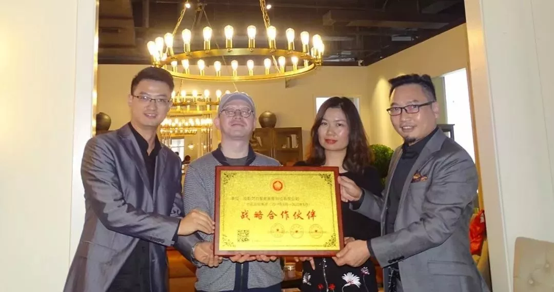中國晶鯤鵬獎戰(zhàn)略合作伙伴設計賦能簽約儀式圓滿召開—成都建博會“大家居·設計周”(圖9) 中國晶鯤鵬獎戰(zhàn)略合作伙伴設計賦能簽約儀式圓滿召開—成都建博會“大家居·設計周”(圖9)