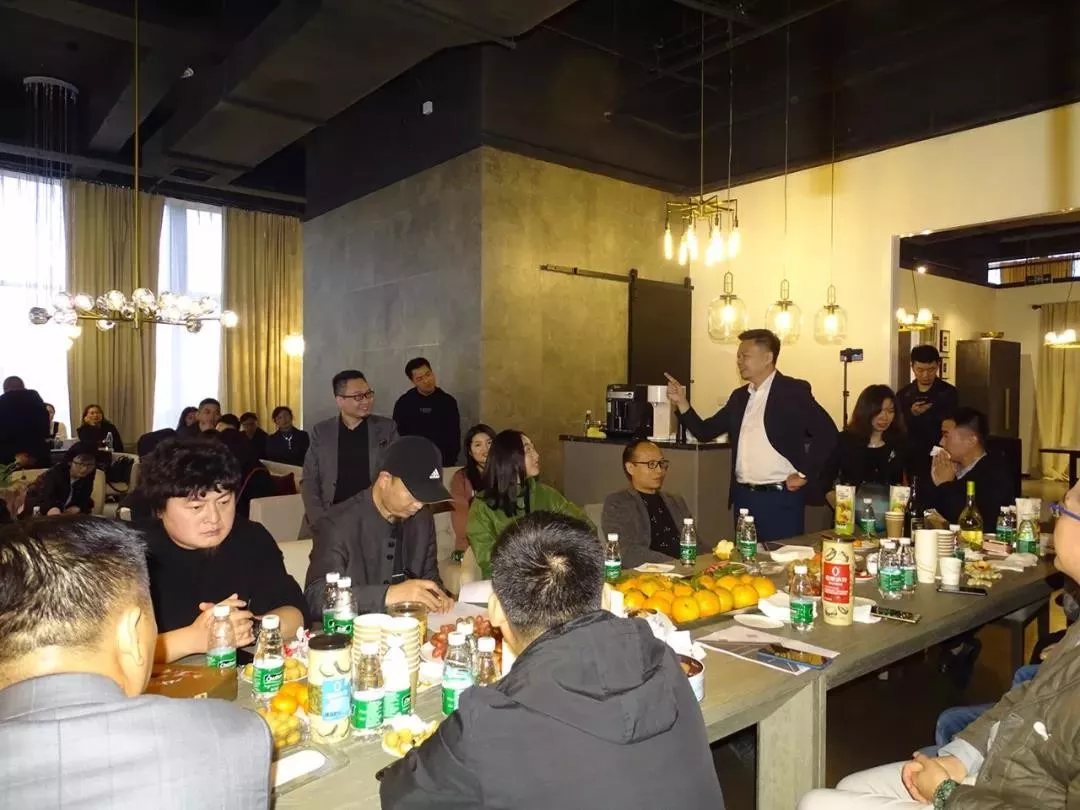 中國晶鯤鵬獎戰(zhàn)略合作伙伴設計賦能簽約儀式圓滿召開—成都建博會“大家居·設計周”(圖11) 中國晶鯤鵬獎戰(zhàn)略合作伙伴設計賦能簽約儀式圓滿召開—成都建博會“大家居·設計周”(圖11)